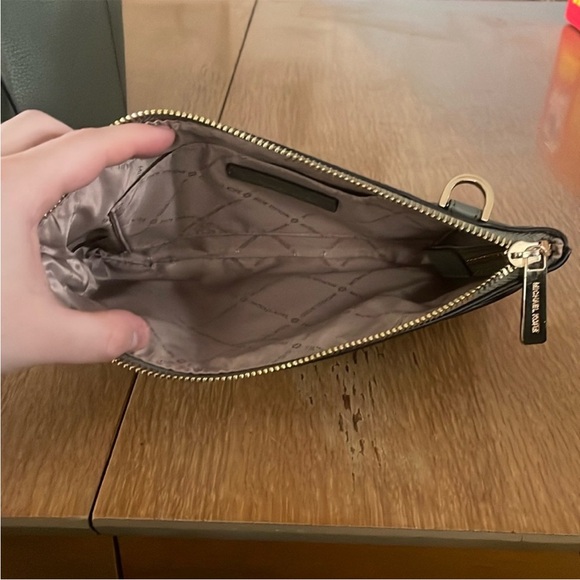 Michael Kors Green Tote and Pouch Set - Picture 4 of 14